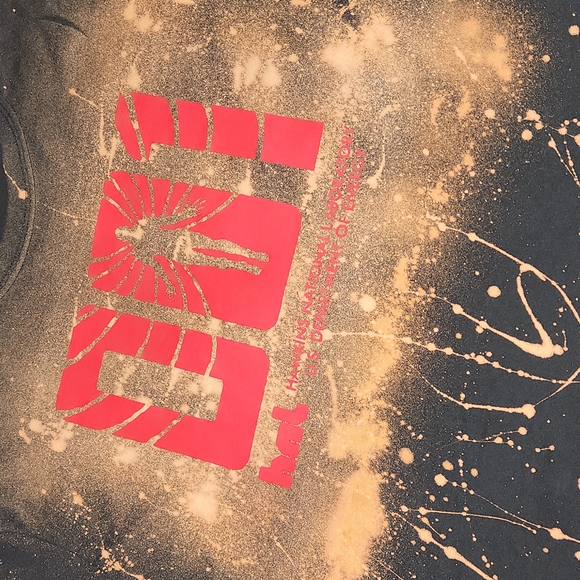Gildan Other - Stranger Things Bleach Vinyl Shirt